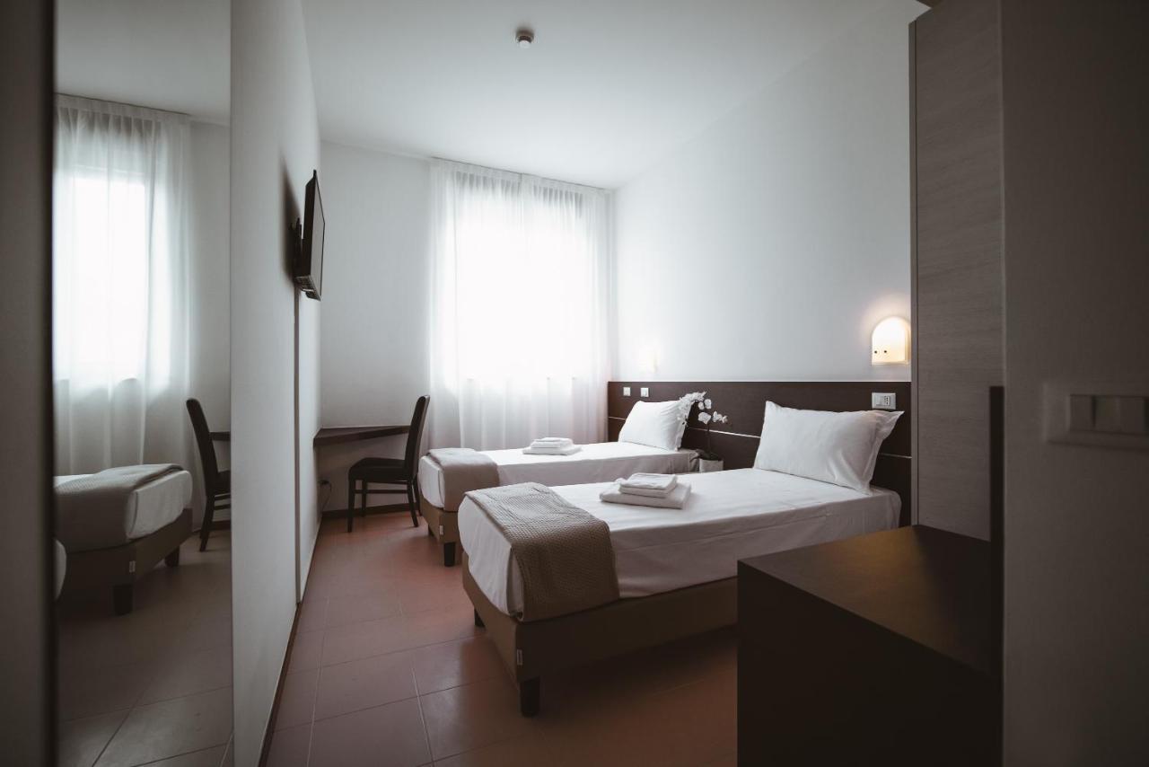 Albergo Commercio Palmanova Luaran gambar